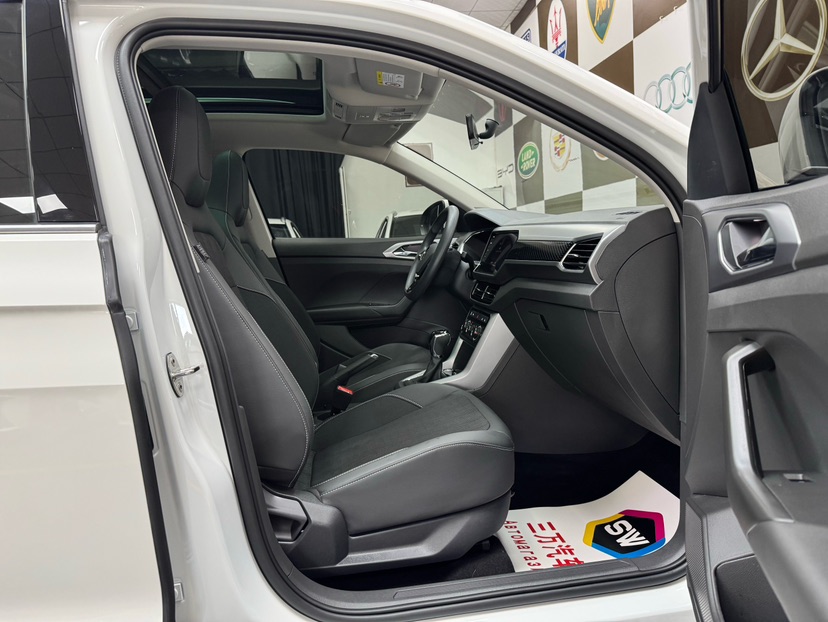 Volkswagen T-Cross 2022 car image #10