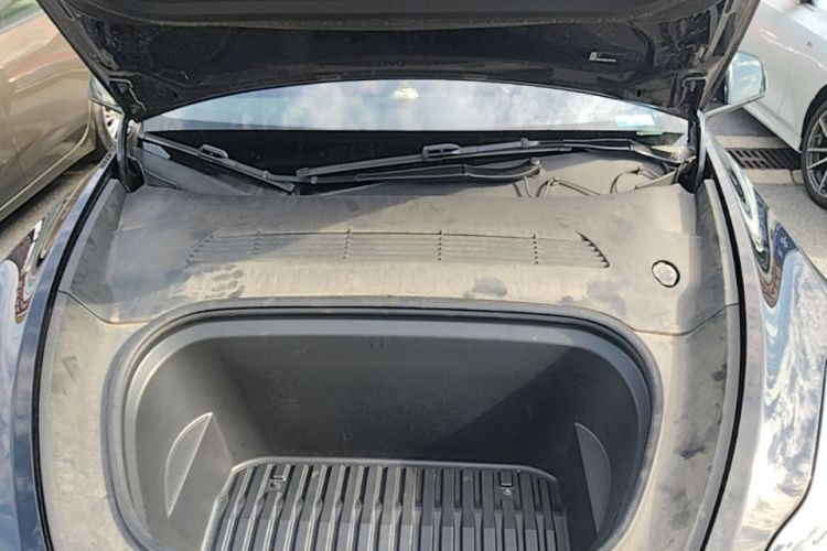 Tesla Model Y 2022 immagine di auto #22