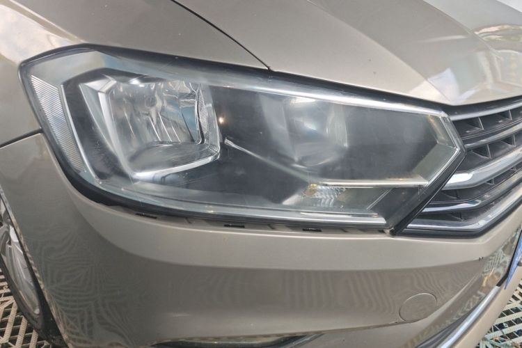 Volkswagen Bora 2016 car image #8