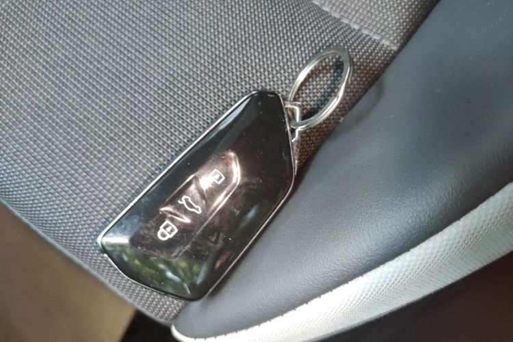 Volkswagen Golf 2023 car image #9