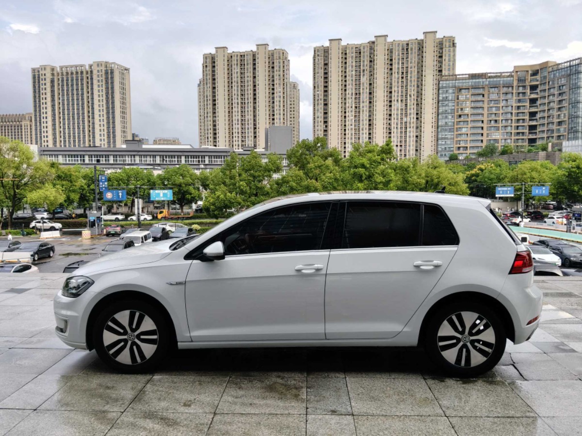 Volkswagen Golf Pure Electric 2020 #8 Volkswagen Golf Pure Electric 2020 car image #8