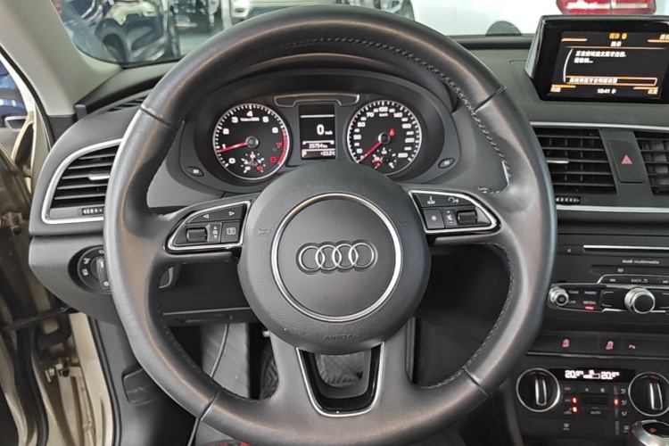 Audi Q3 2018 #11 Audi Q3 2018 car image #11