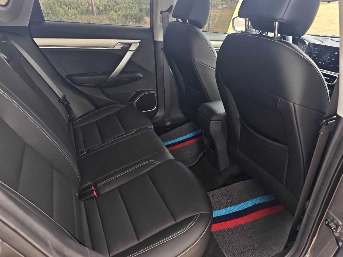GEELY Coolray 2025 imagen de coche #13