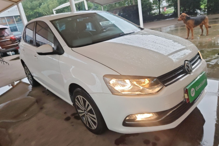 Volkswagen Polo 2016 car image #4