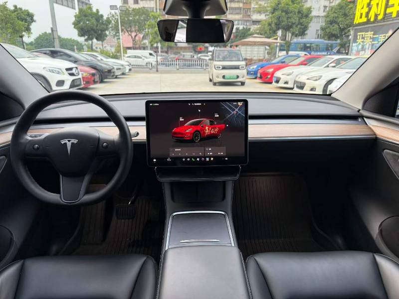 Tesla Model Y 2022 car image #7