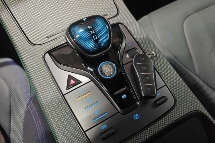 BYD Han 2022 immagine di auto #18