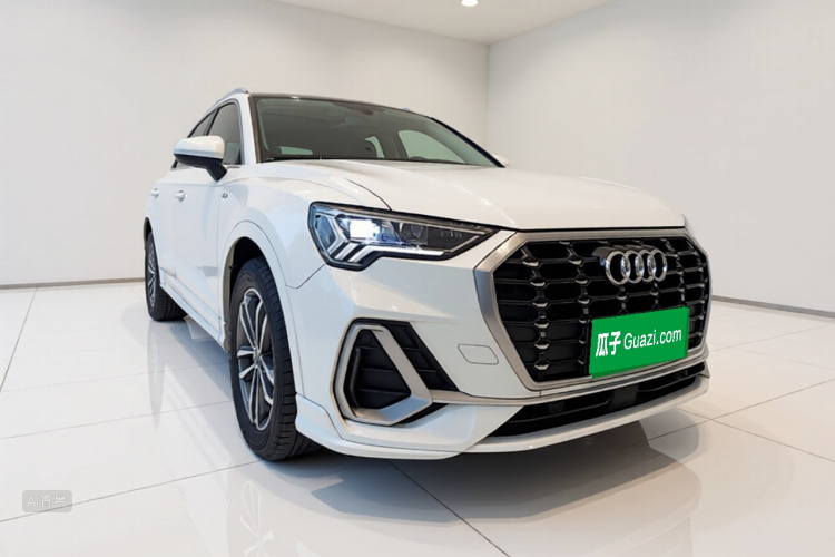Audi Q3 2021 car image #4