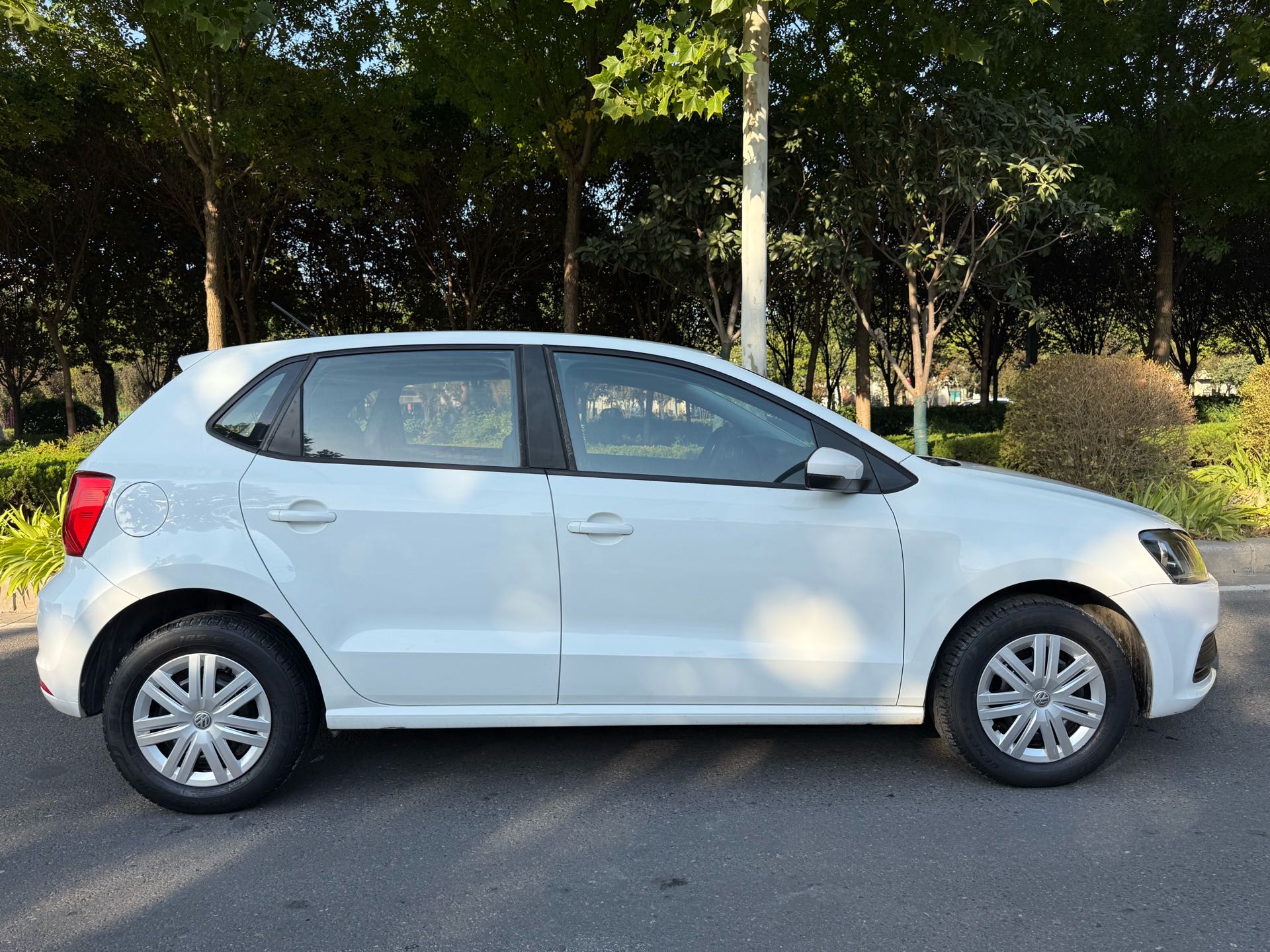 Volkswagen Polo 2017 car image #3