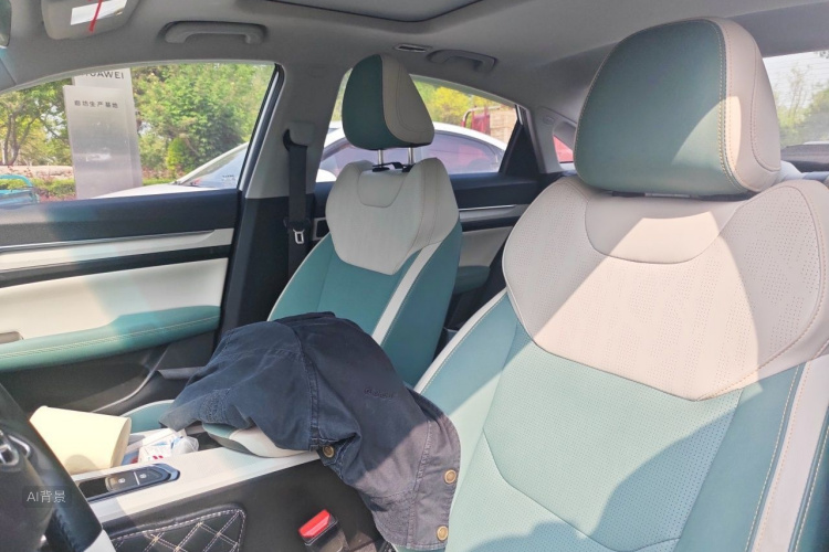 GEELY Emgrand L HiP 2022 car image #17