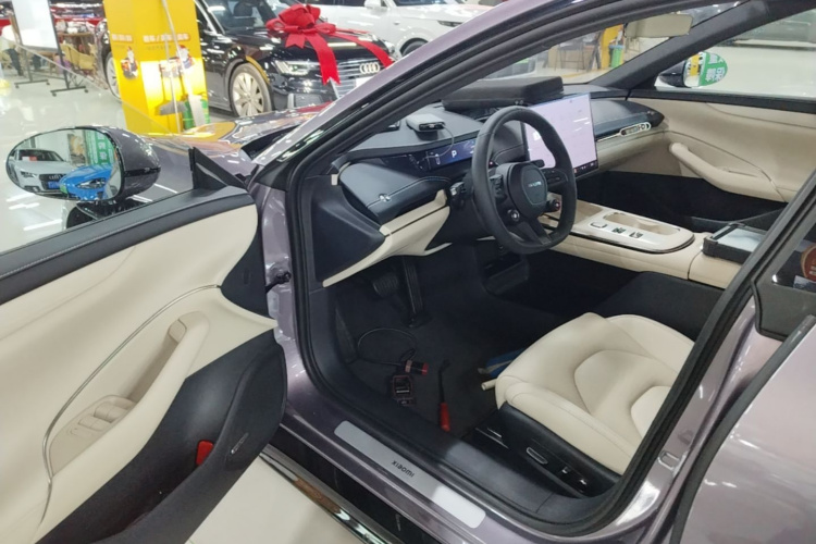 MI SU7 2025 immagine di auto #16
