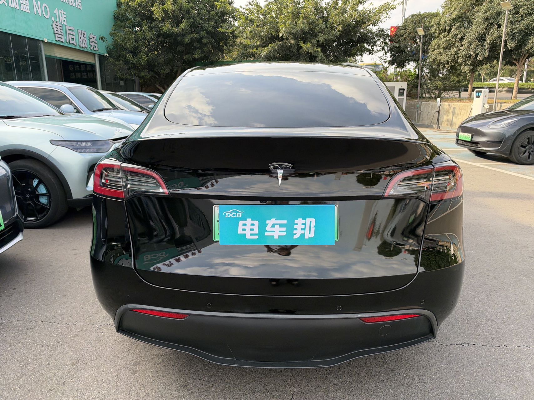 Tesla Model Y 2021 #7 Tesla Model Y 2021 car image #7