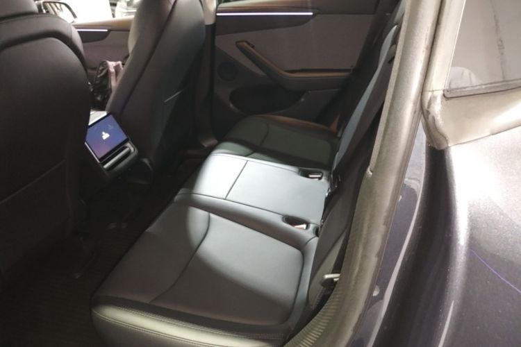Tesla Model Y 2025 #17 Tesla Model Y 2025 immagine di auto #17