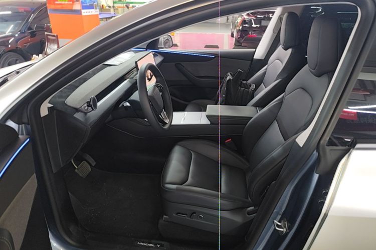 Tesla Model Y 2025 car image #16