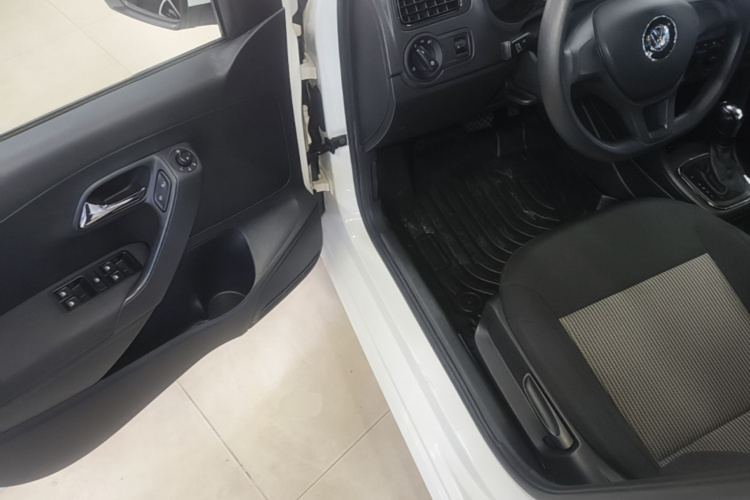 Volkswagen Polo 2017 #12 Volkswagen Polo 2017 car image #12