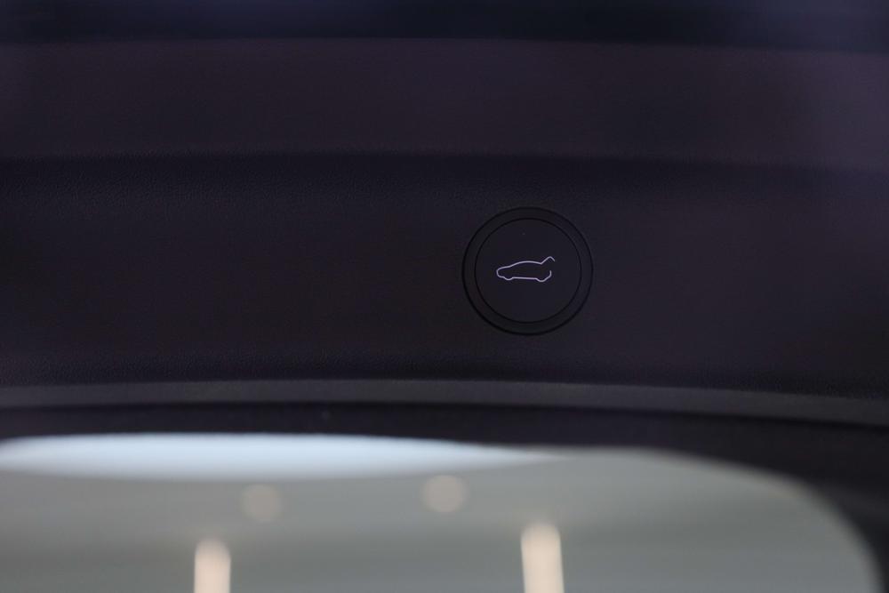 Tesla Model Y 2023 #11 Tesla Model Y 2023 car image #11