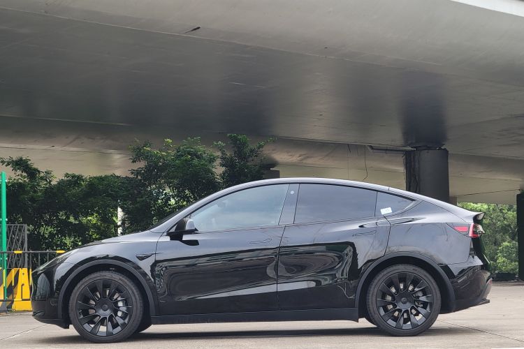 Tesla Model Y 2022 car image #6