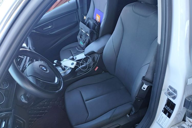 BMW 3 Series 2017 #17 BMW 3 Series 2017 car image #17