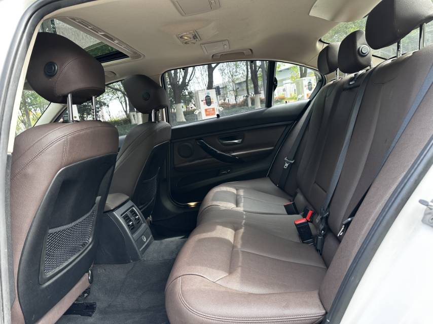 BMW 3 Series 2018 #9 BMW 3 Series 2018 car image #9