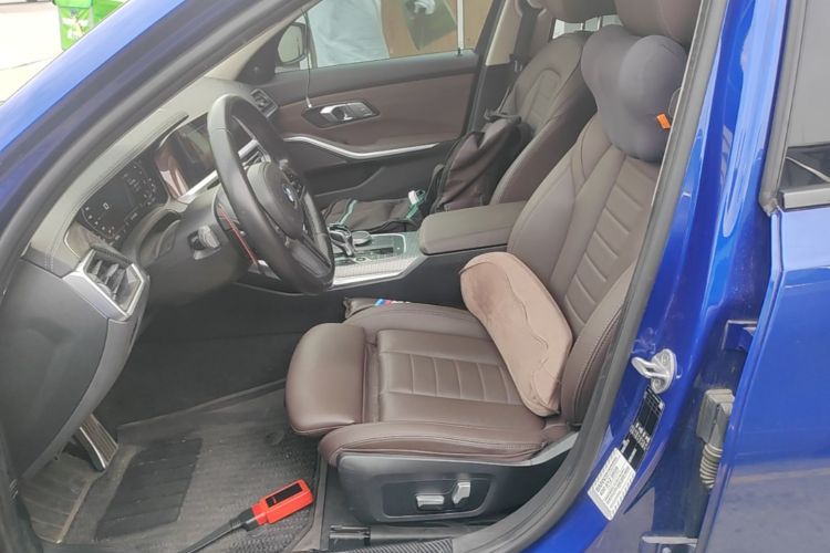 BMW 3 Series 2020 car image #15