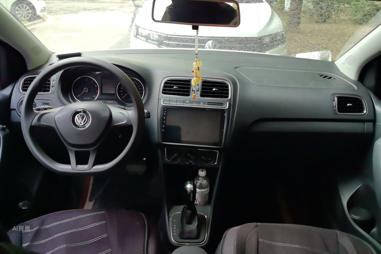 Volkswagen Polo 2015 #11 Volkswagen Polo 2015 car image #11