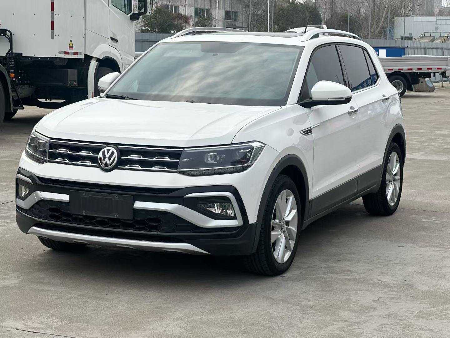 Volkswagen T-Cross 2020 Volkswagen T-Cross 2020 car image