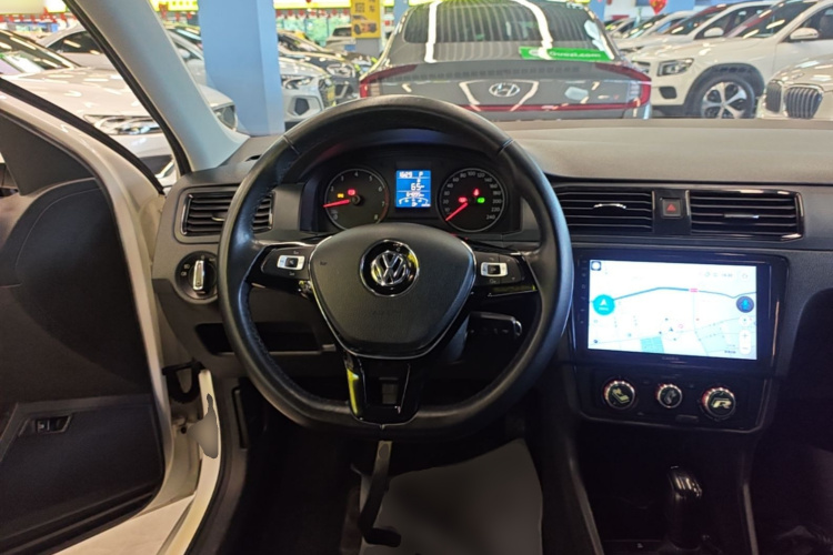 Volkswagen Santana 2020 car image #11