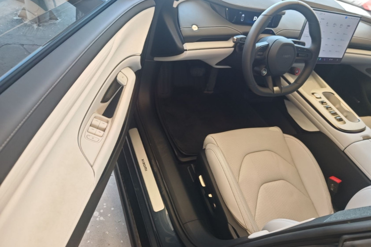 MI SU7 2024 car image #16