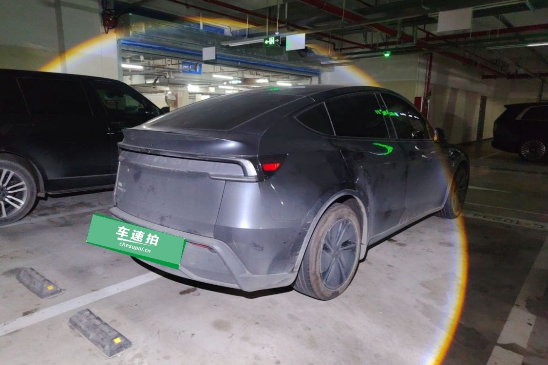 Tesla Model Y 2025 #4 Tesla Model Y 2025 immagine di auto #4