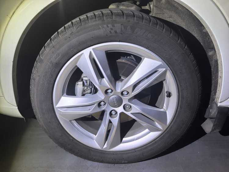 Audi Q3 2016 car image #3