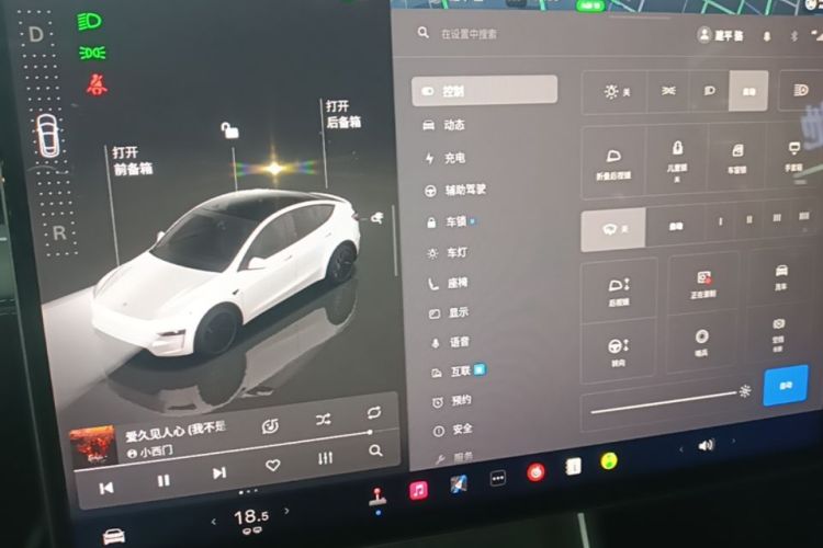 Tesla Model Y 2025 #13 Tesla Model Y 2025 car image #13