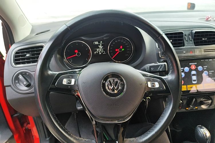 Volkswagen Polo 2019 car image #11