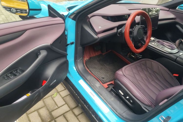 MI SU7 2025 immagine di auto #13