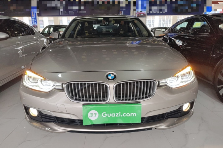 BMW 3 Series 2018 car image #3