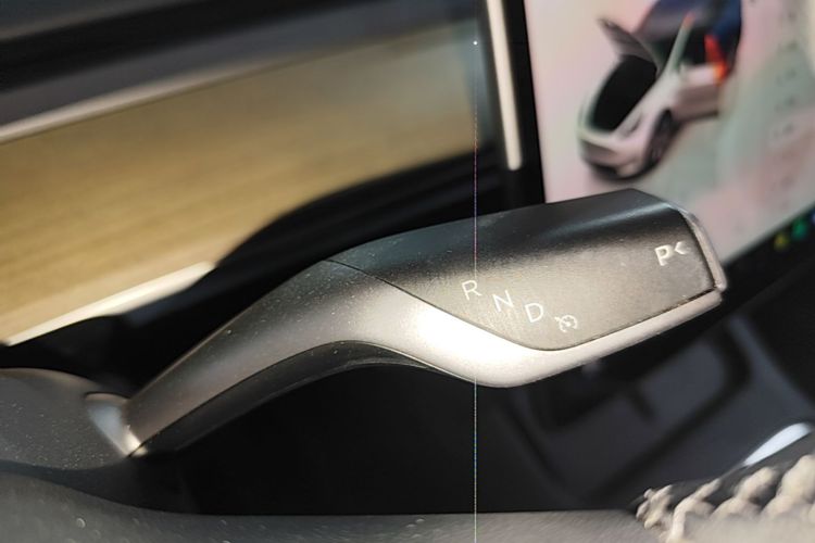 Tesla Model Y 2023 #14 Tesla Model Y 2023 car image #14