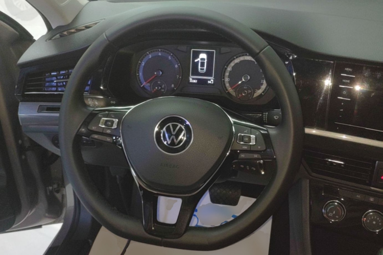 Volkswagen Bora 2021 car image #15