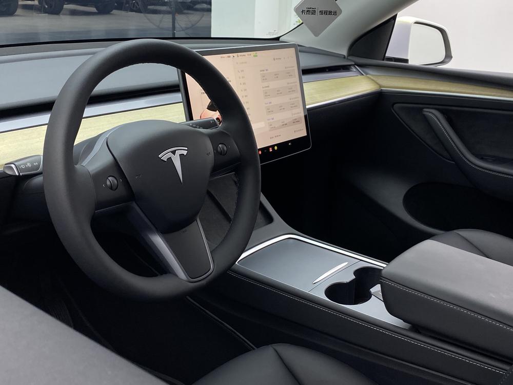 Tesla Model Y 2023 #25 Tesla Model Y 2023 car image #25