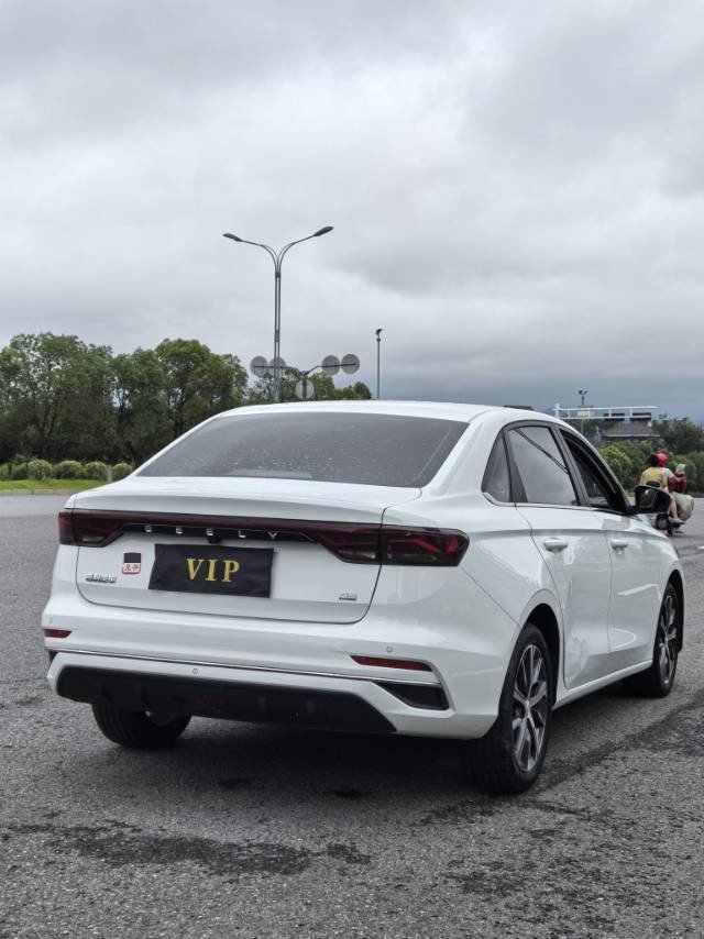 GEELY Emgrand 2024 car image #9