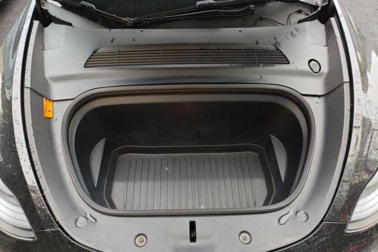 Tesla Model Y 2022 immagine di auto #22