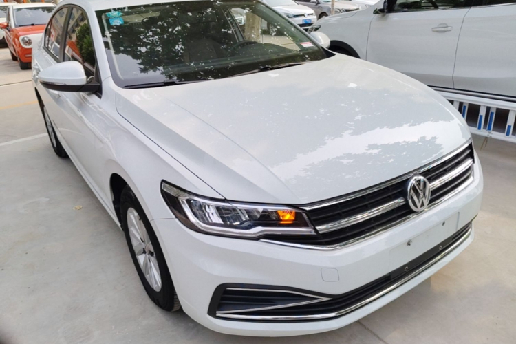 Volkswagen Bora 2019 #4 Volkswagen Bora 2019 car image #4