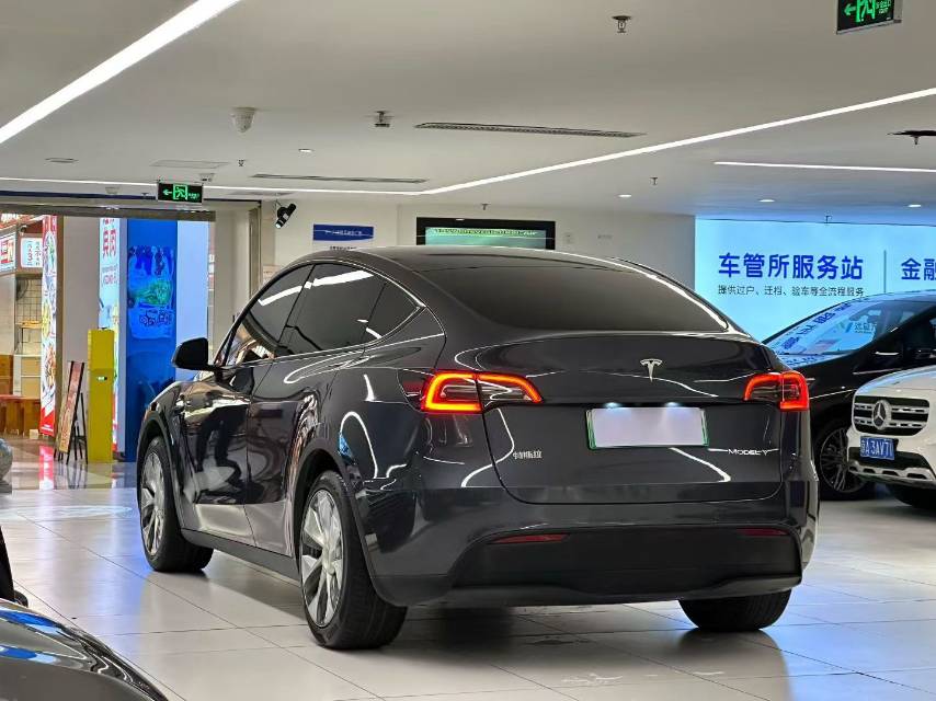 Tesla Model Y 2022 #10 Tesla Model Y 2022 car image #10