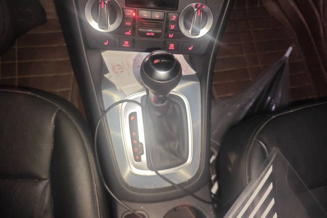 Audi Q3 2014 car image #27