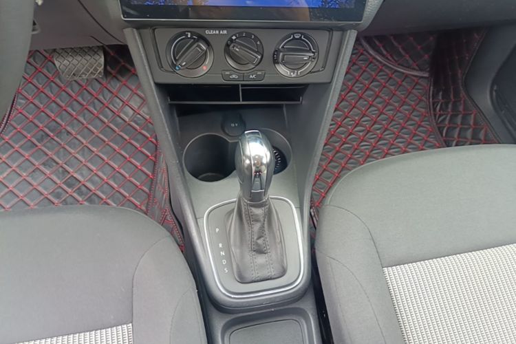 Volkswagen Polo 2017 #14 Volkswagen Polo 2017 car image #14
