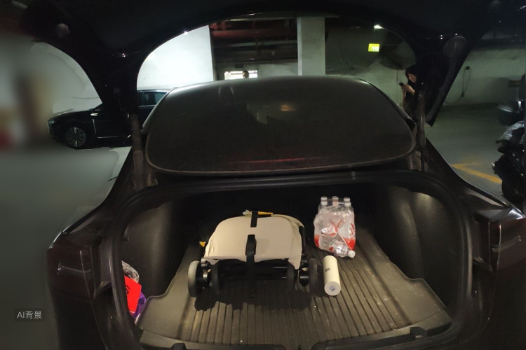 Tesla Model 3 2023 car image #21