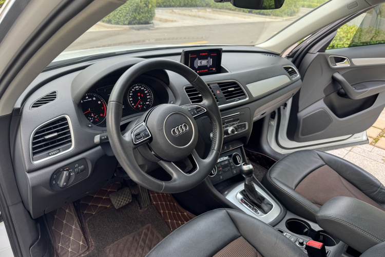 Audi Q3 2019 #12 Audi Q3 2019 car image #12