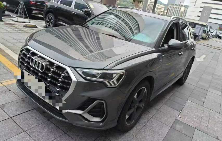Audi Q3 2022 car image 