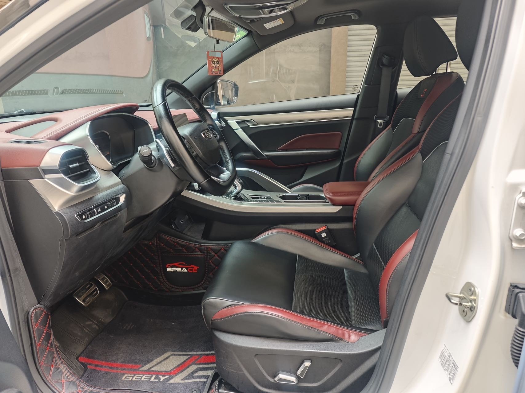 GEELY Coolray 2019 imagen de coche #4