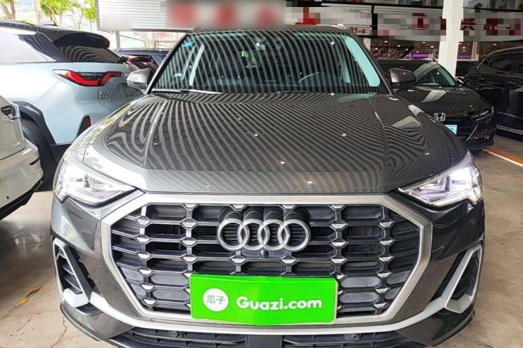 Audi Q3 2020 car image #3