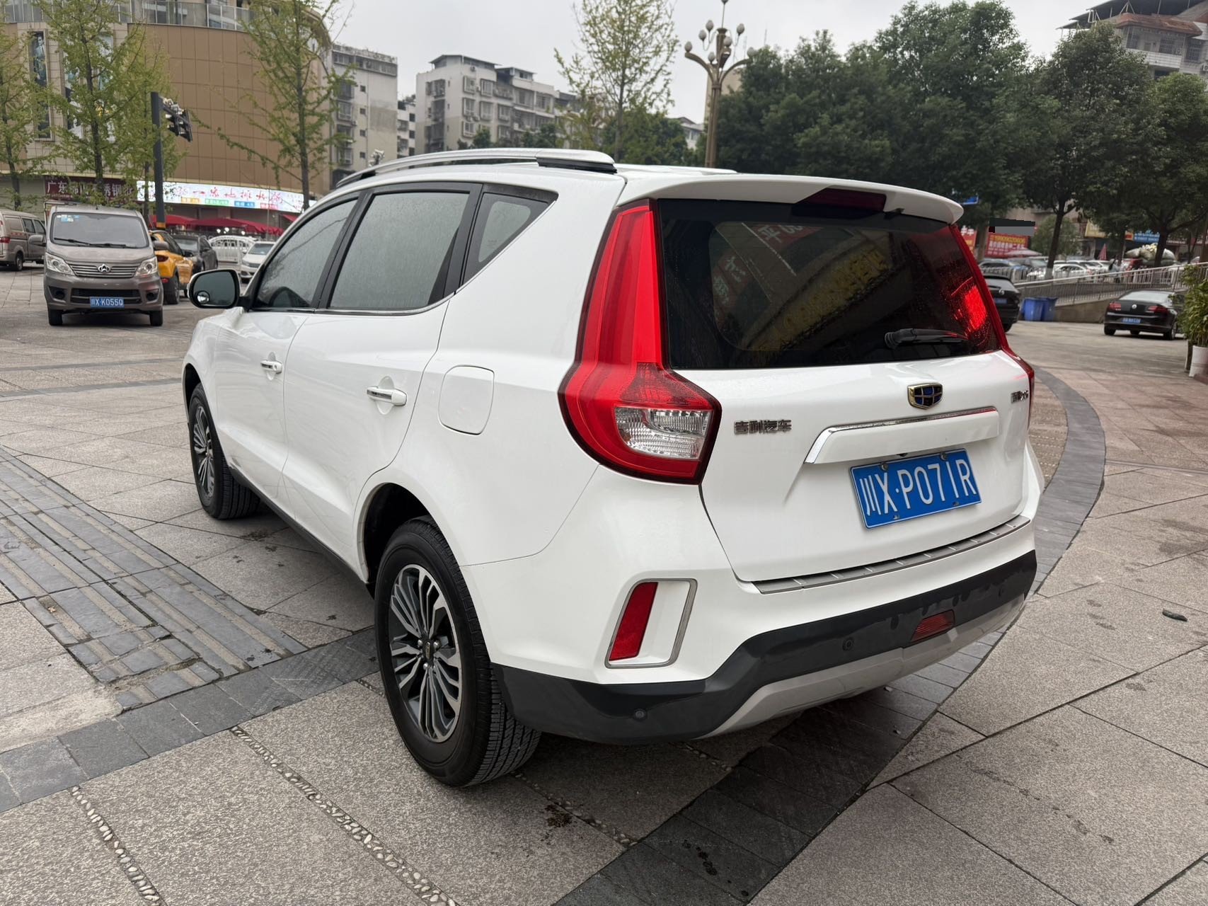 GEELY Vision X6 2017 immagine di auto #7