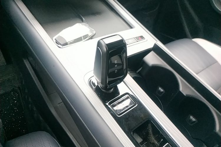 GEELY Boyue L 2024 car image #18