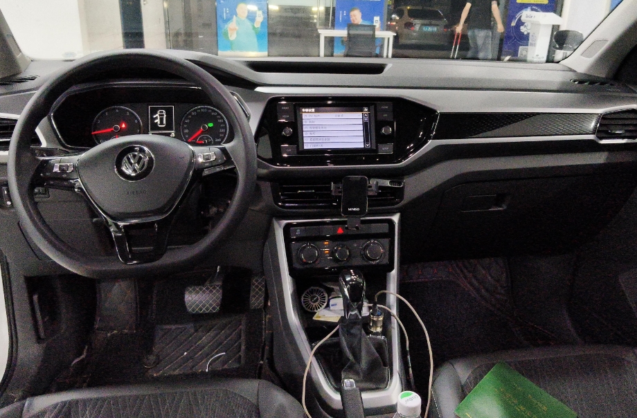 Volkswagen T-Cross 2020 car image #5